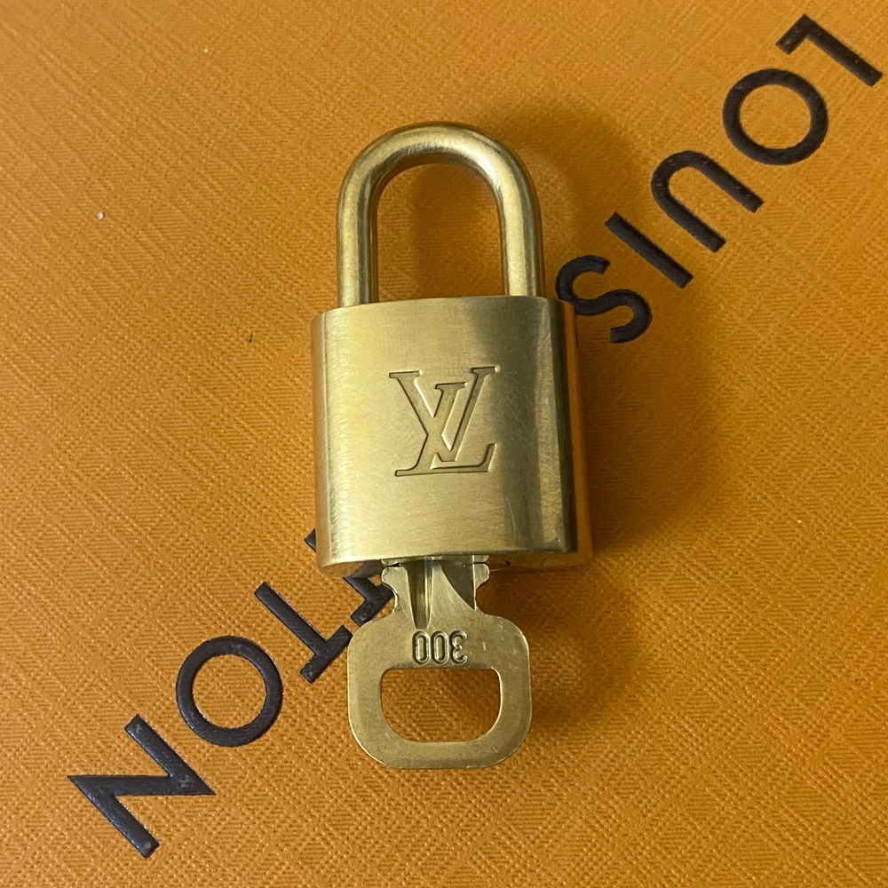 Beautiful Louis Vuitton Lock and Key